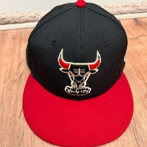 Black-Red-Gold New Era Chicago Bulls “Windy City” Snapback Hat, OSFM